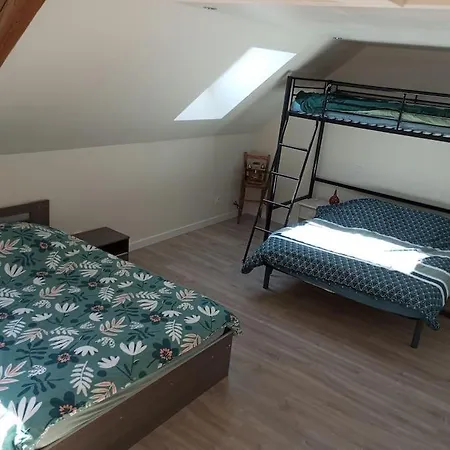 Apartment 11 Personnes
